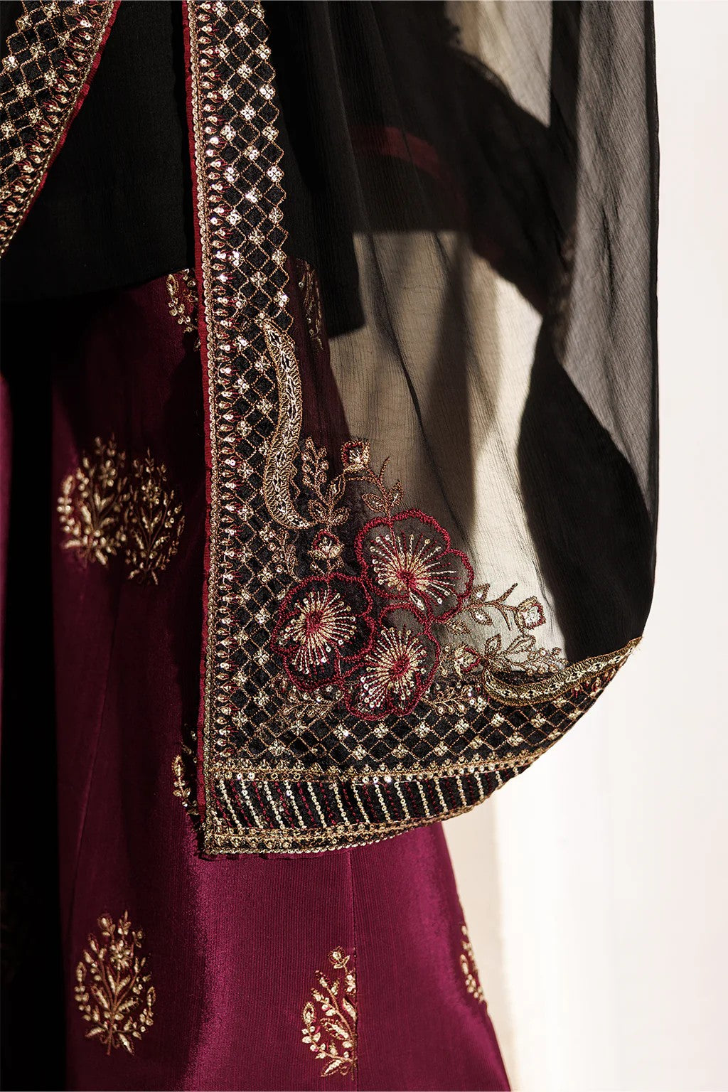 Ahmozi Presenting Iznik Chiffon Embroidered Unstitched suit