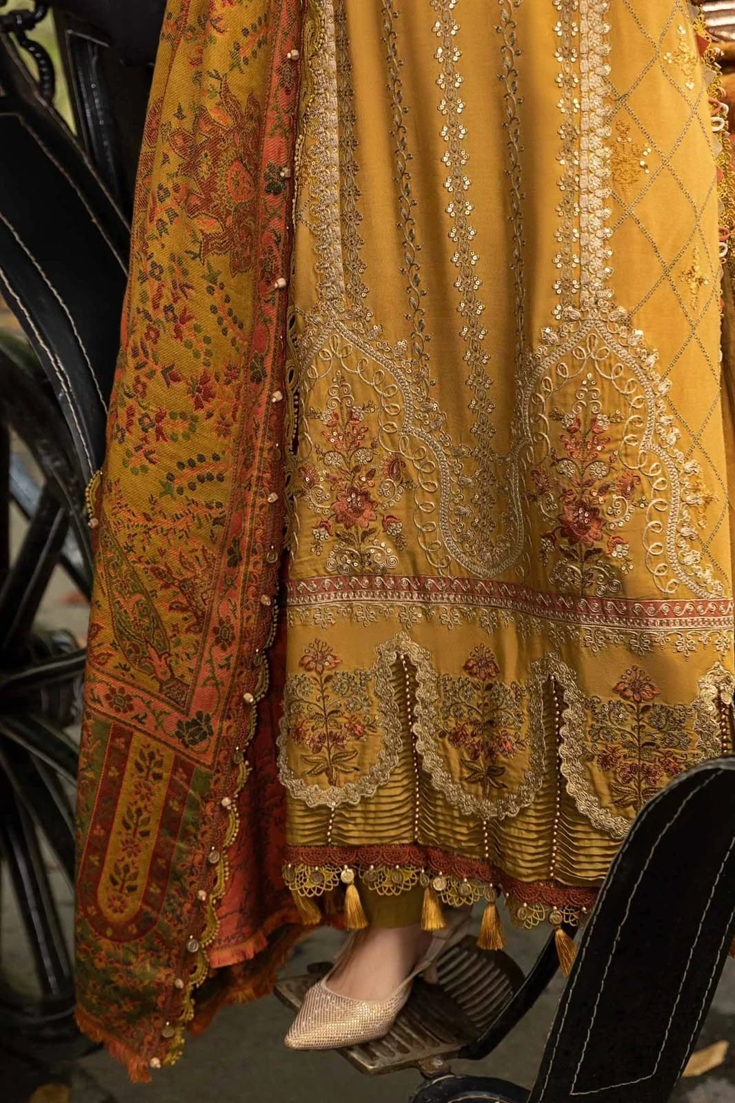 MARIA B – WINTER DHANAK Premium 3PC Suit
