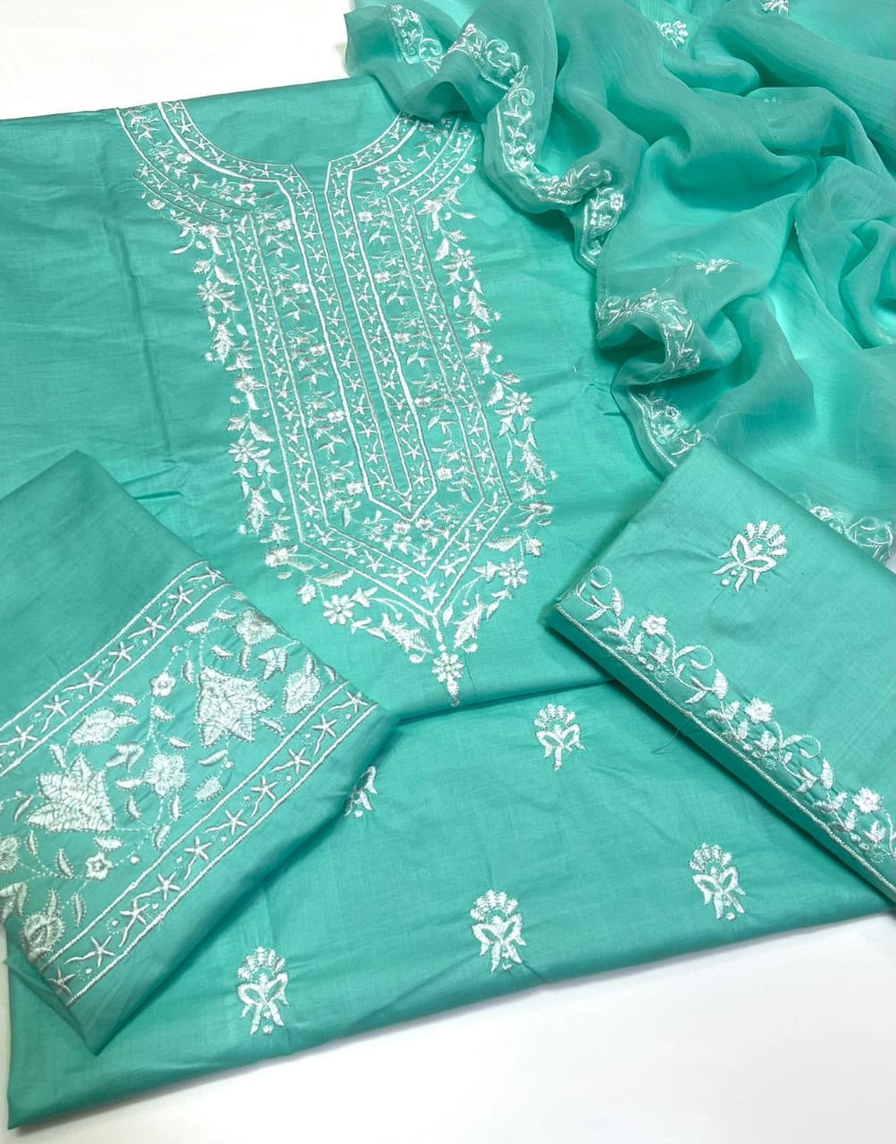 BAREEZE EMBRIODERY 3 PIECE LAWN