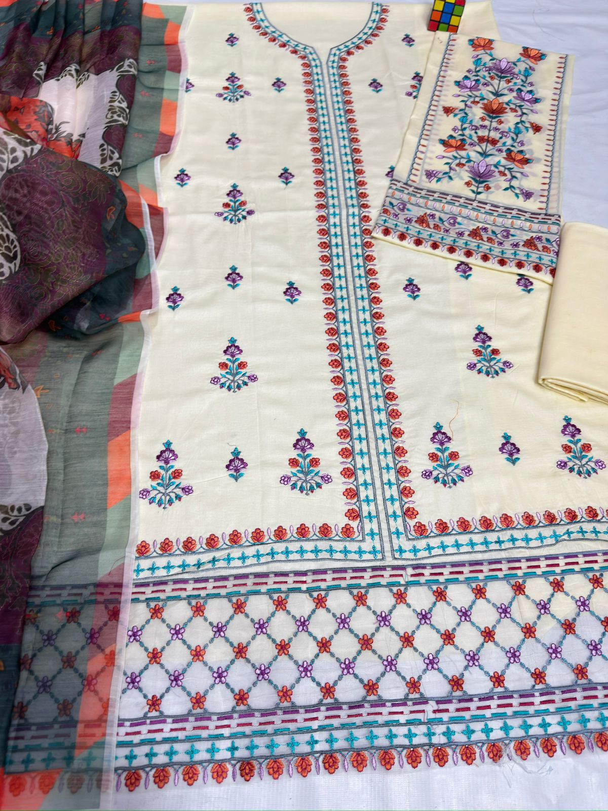 Bin Ilyas 1240 | Premium Airjet Lawn Unstitched 3-Piece Suit