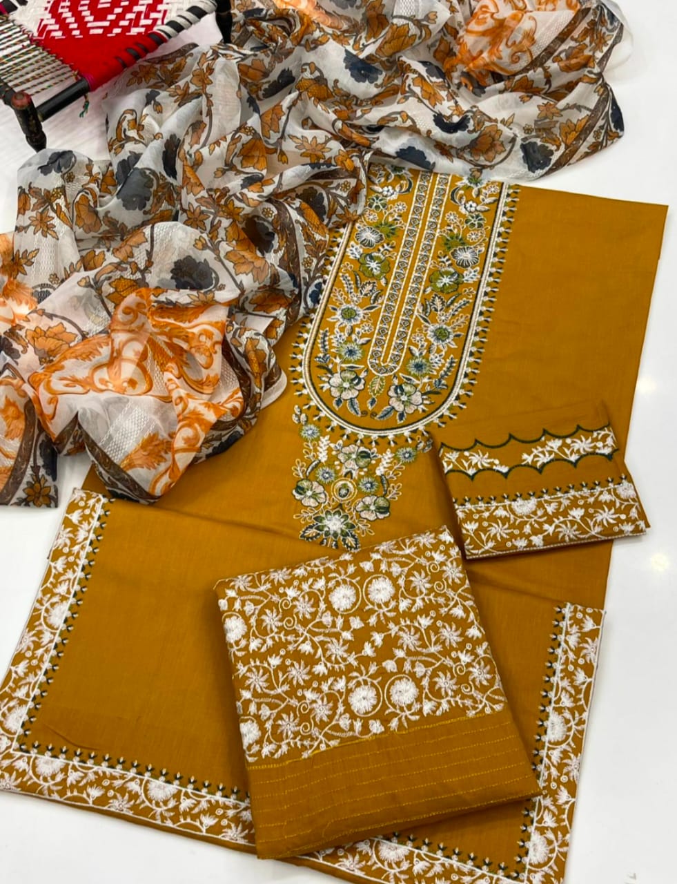 MOHGNI – Luxury Embroidered Lawn