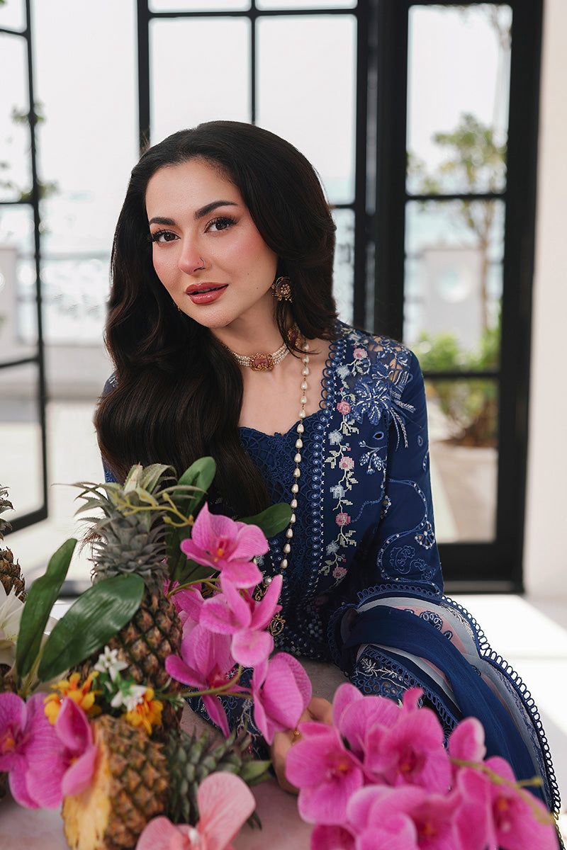 QALAMKAR – Chikankari 3 piece suit
